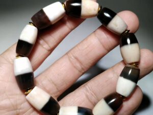 NO.8108 B&W dZi Bead