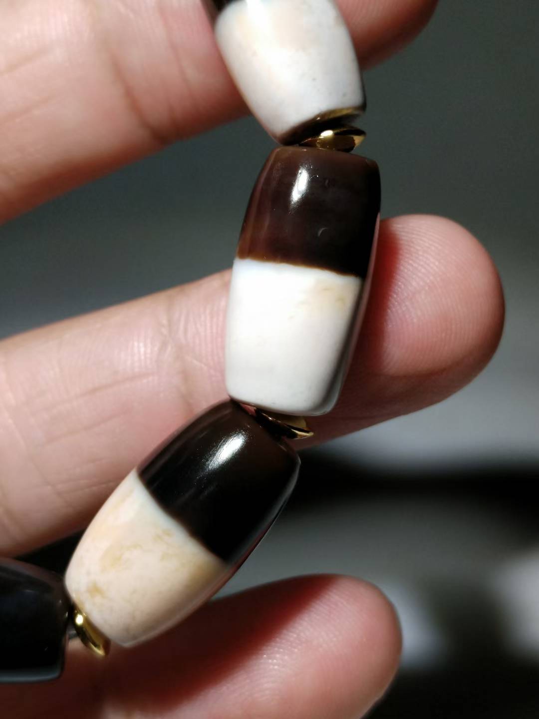 NO.8108 B&W dZi Bead - Image 5