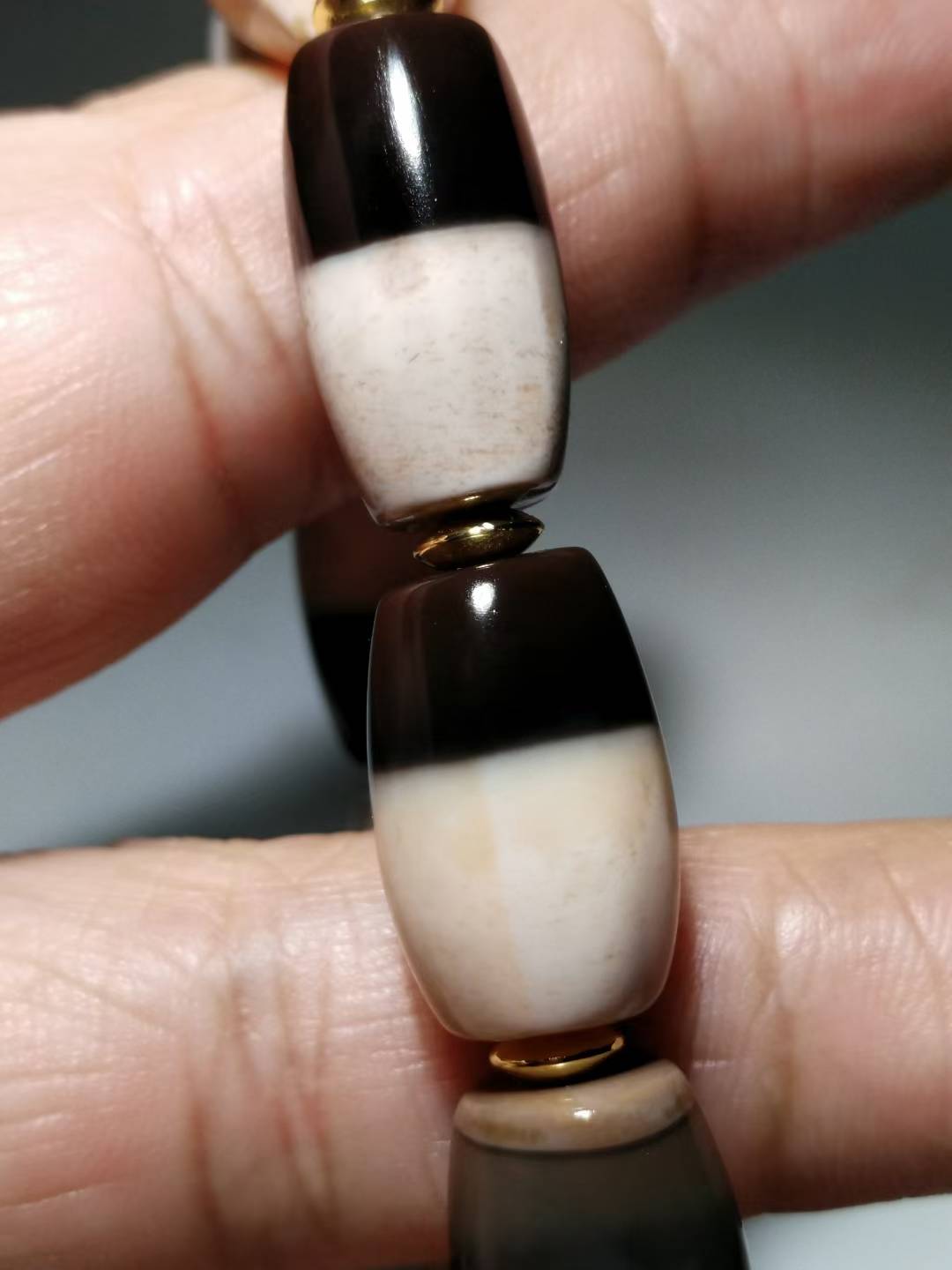 NO.8108 B&W dZi Bead - Image 6