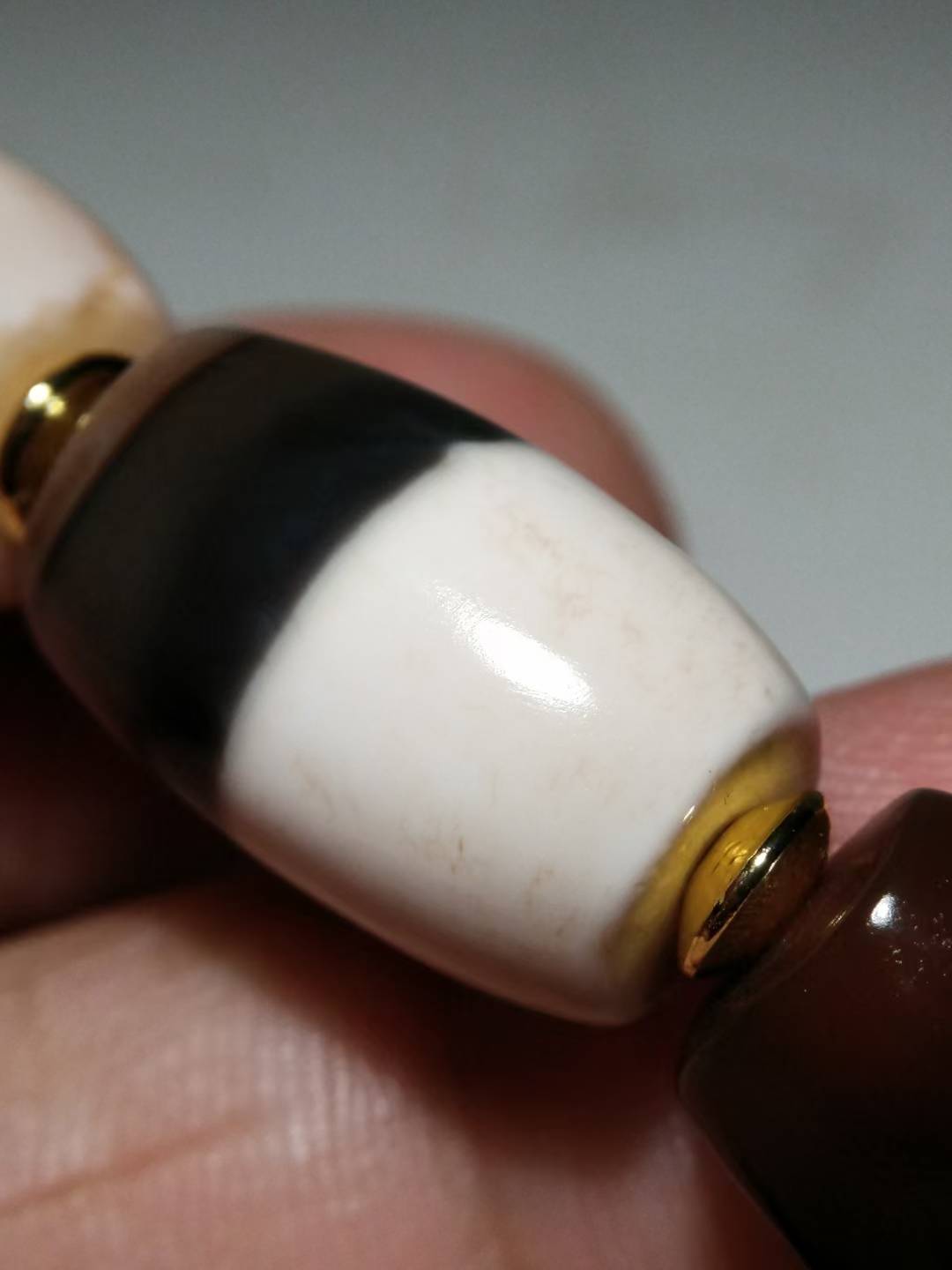 NO.8108 B&W dZi Bead - Image 8