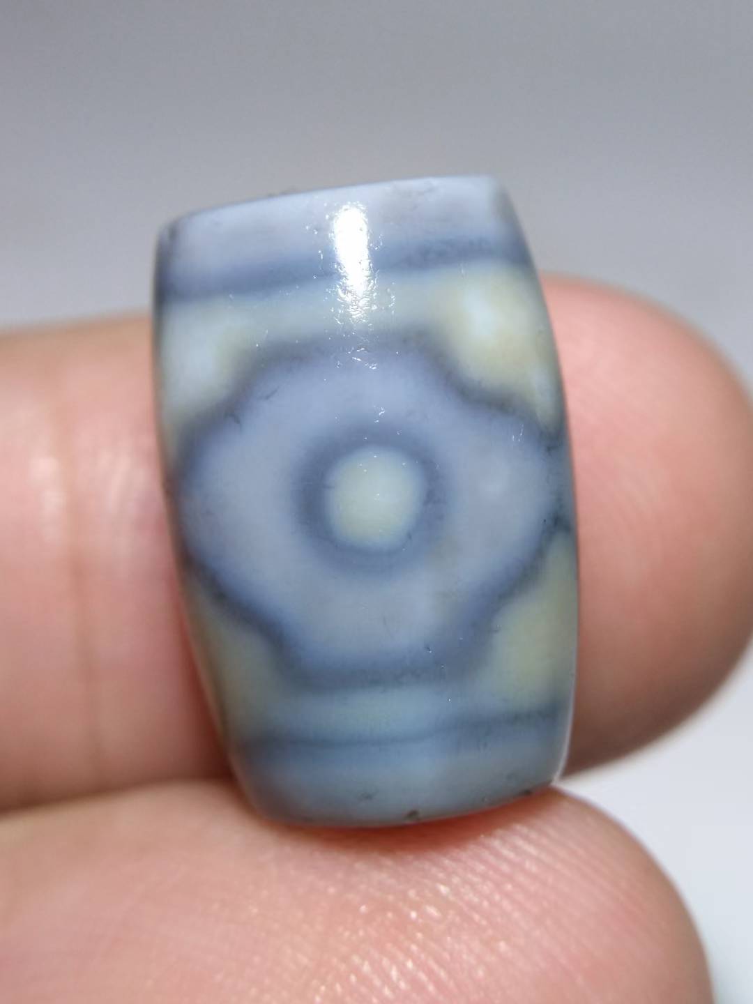 NO.8118 Pure Tibetan Mandala 3-Eye Dzi Bead
