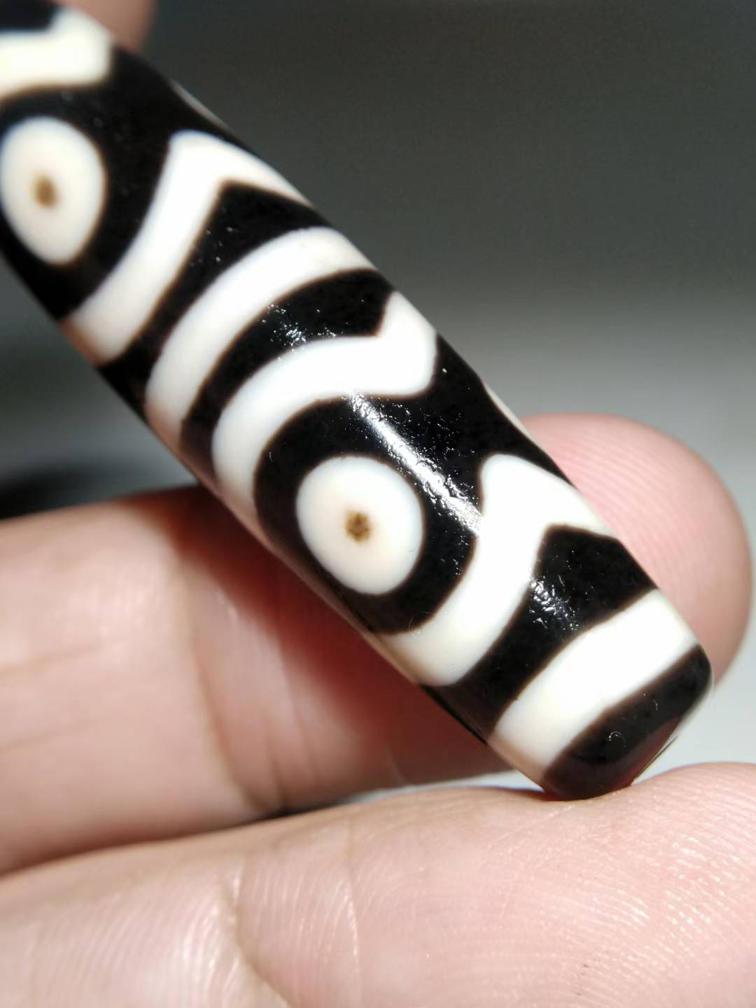 NO.8122 Cinnabar Lotus 6-Eyed Tibetan Dzi - Image 6