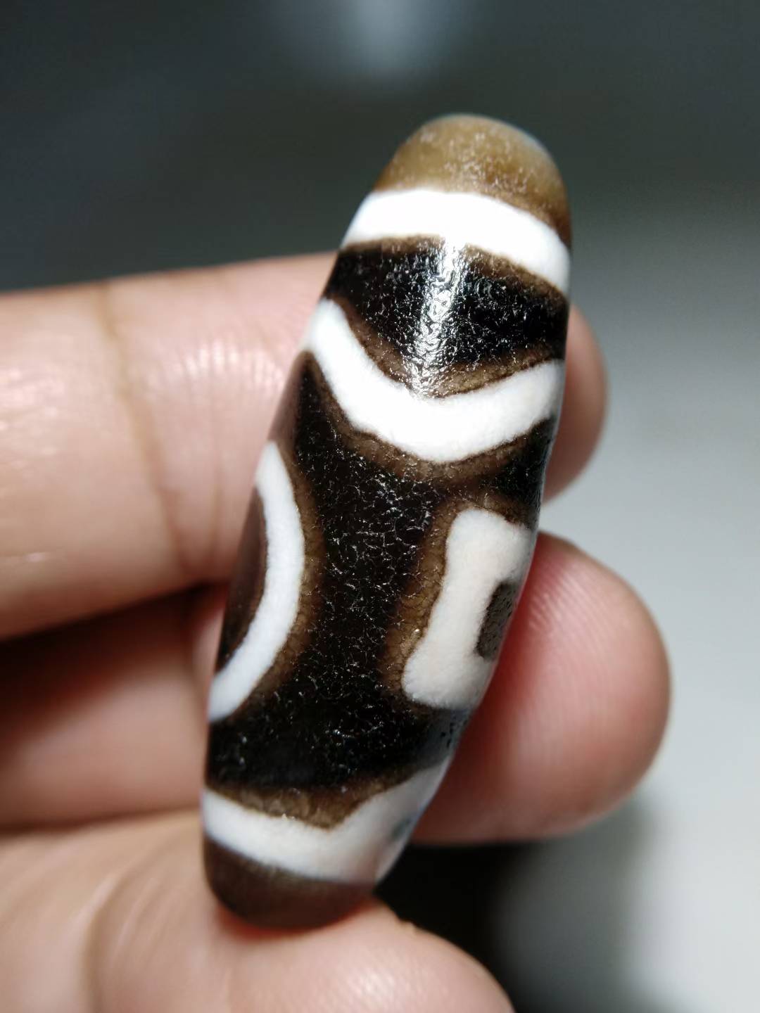 NO.8130 Ancient "Four-Ritual" Horn-Shaped Tibetan Dzi - Image 2