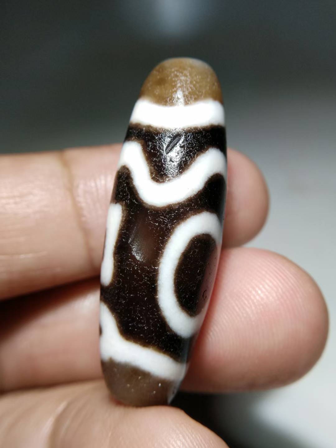 NO.8130 Ancient "Four-Ritual" Horn-Shaped Tibetan Dzi - Image 4