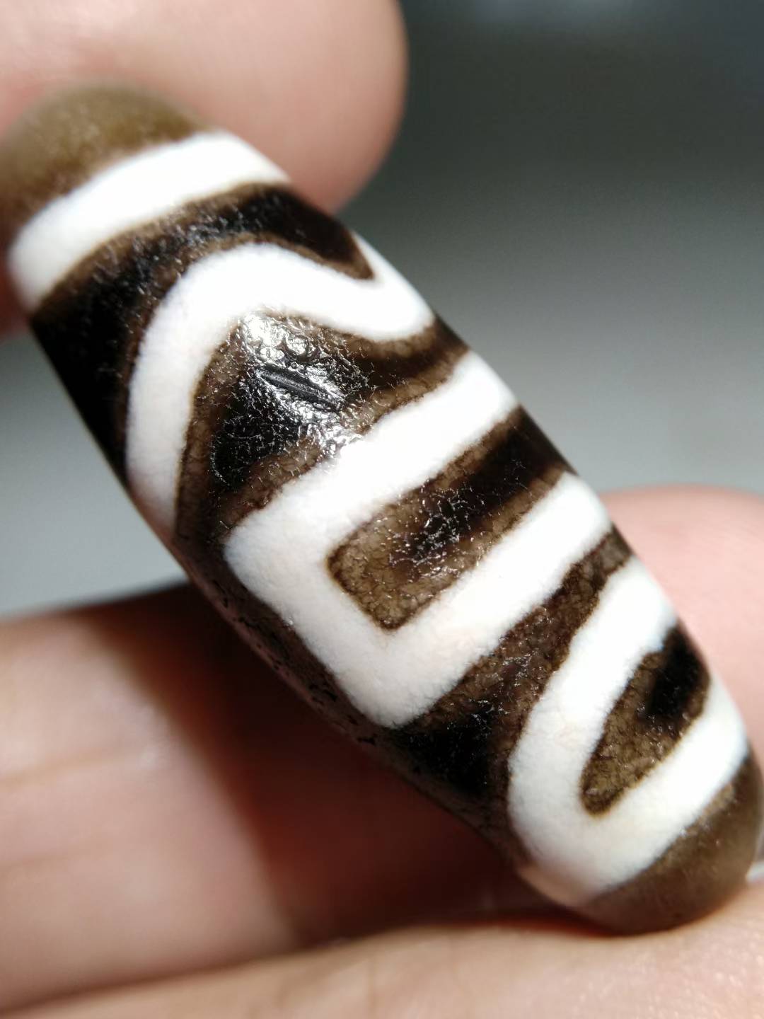 NO.8130 Ancient "Four-Ritual" Horn-Shaped Tibetan Dzi - Image 6