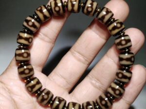 NO.8140 Mandala" 3-Eyed Tibetan Dzi Bracelet